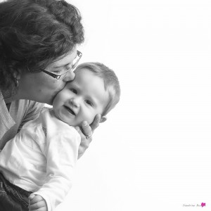 photographe-studio-portrait-maternite-emotion-bebe3